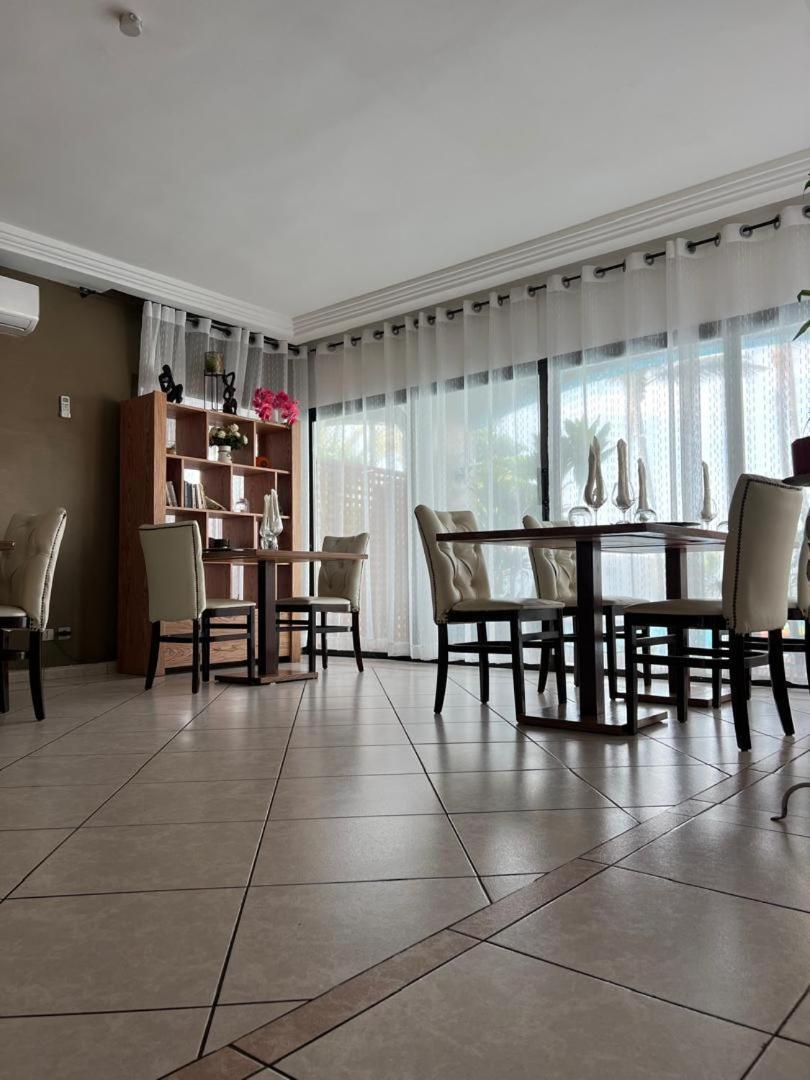 Residence Hoteliere Oceane Libreville Exterior photo