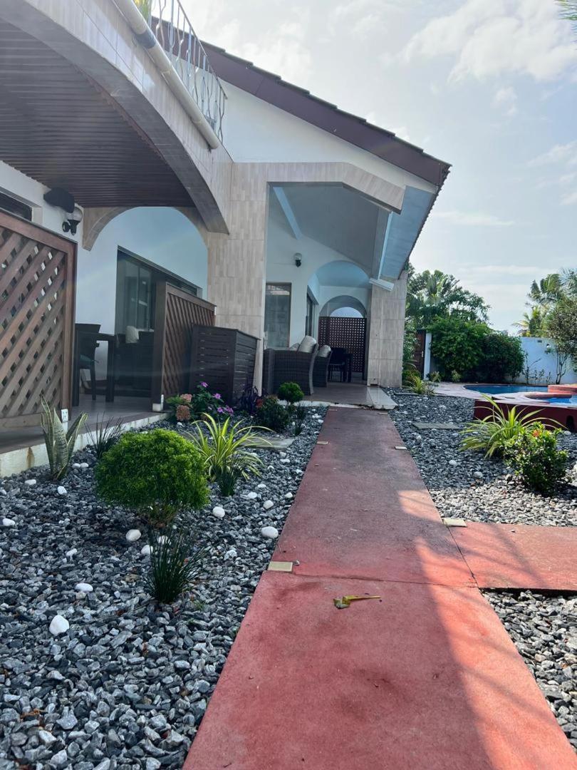 Residence Hoteliere Oceane Libreville Exterior photo
